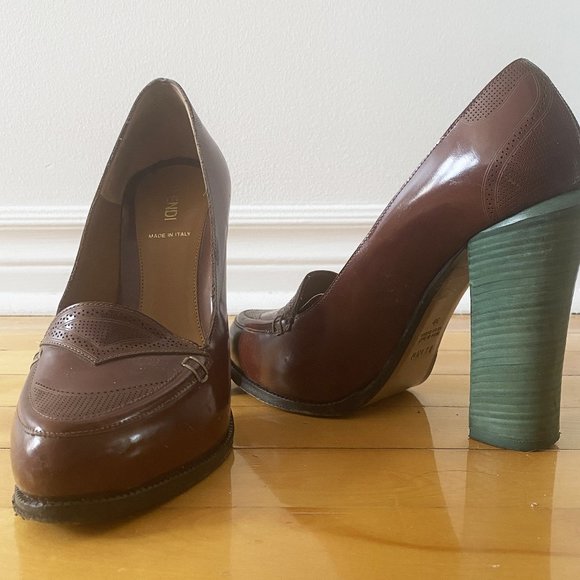 a pair of high-heeled brown Fendi Escarpin - Picture 7 of 11